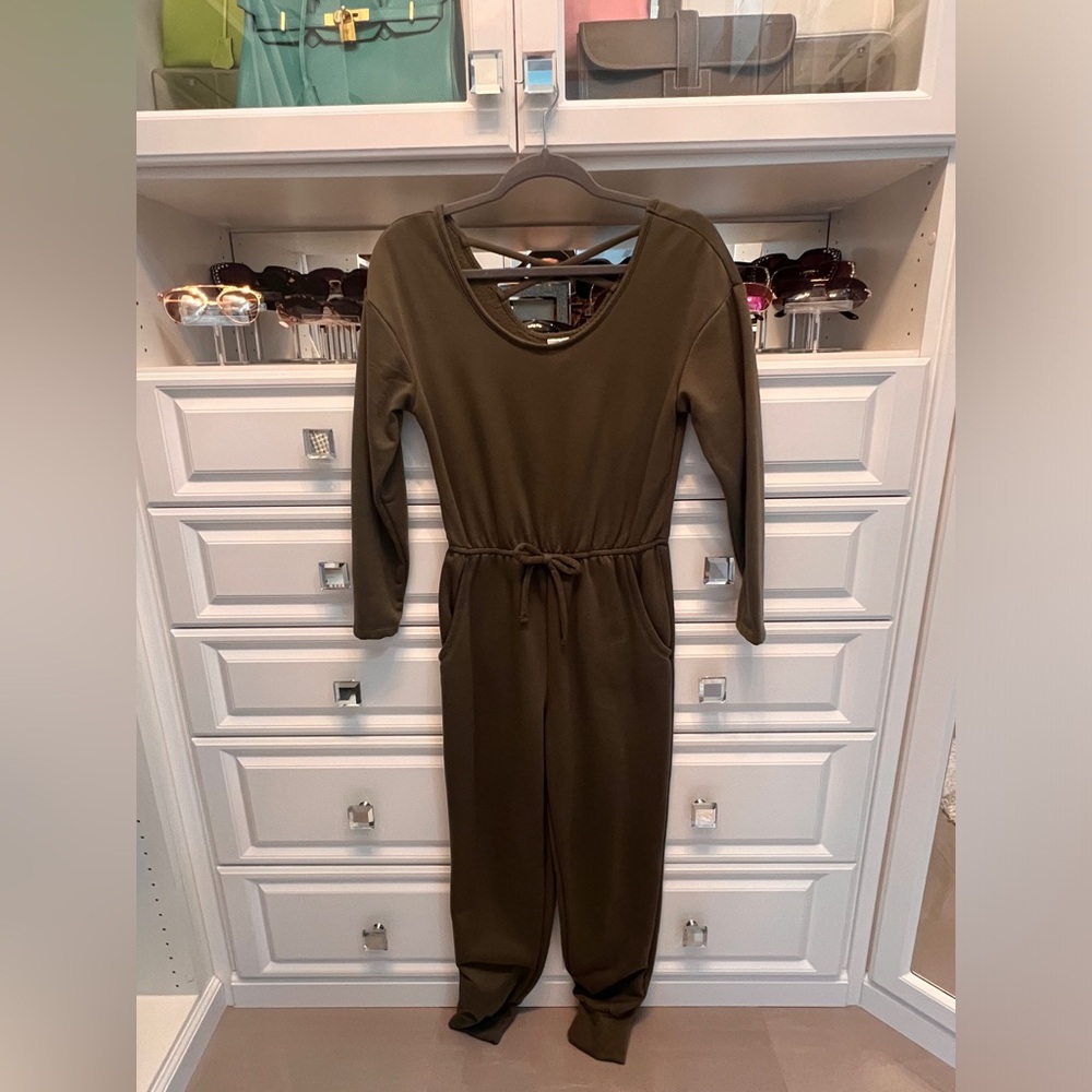 EUC - scoop neck jumpsuit